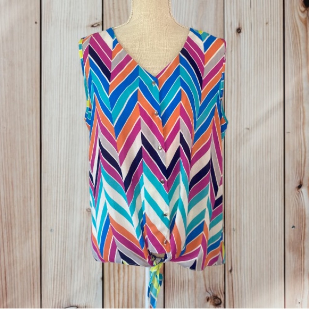 Sami & Jo Sleeveless Chevron Blouse